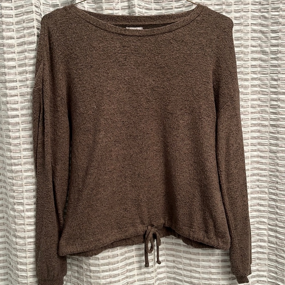 Love, fire green long sleeve shirt with tie at bottom